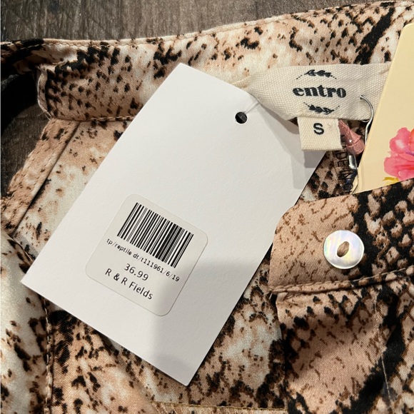 Entro Black and Tan Relaxed Fit Snake Skin Button Down Halter Tank Top - Picture 4 of 7